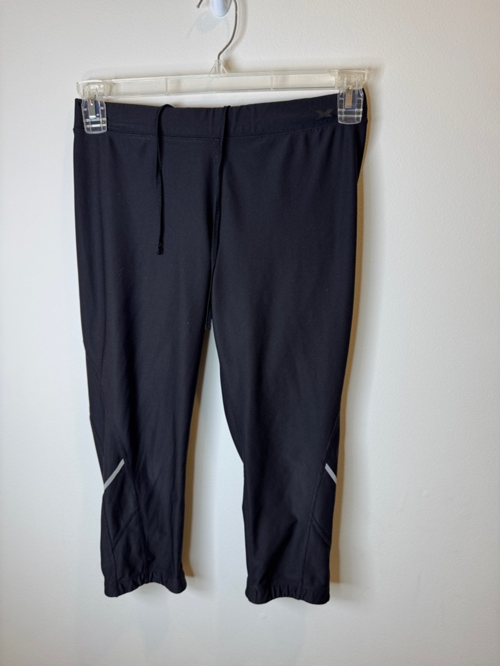 Black Athletic Capri Pants with Reflective Detail